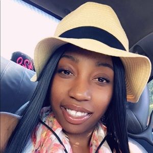 Meet your Posher, Antoinette